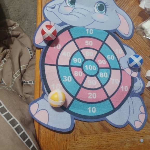 Elephant Ball Throwing Game - Picture 6 of 7